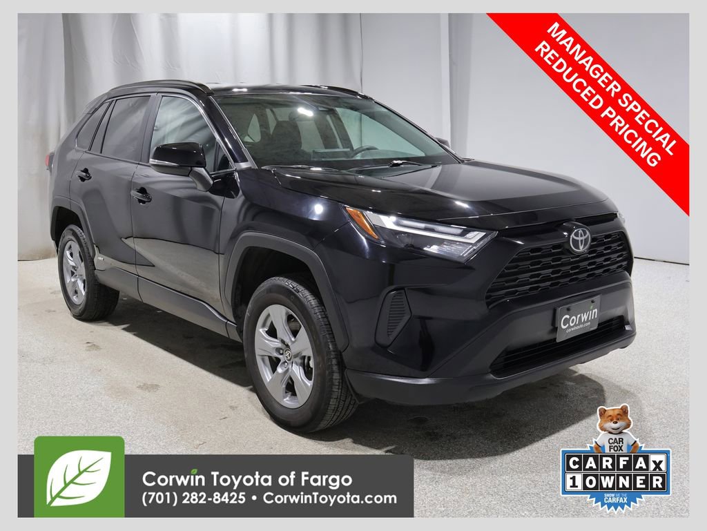 Used 2025 Toyota RAV4 XLE AWD/4WD image 1