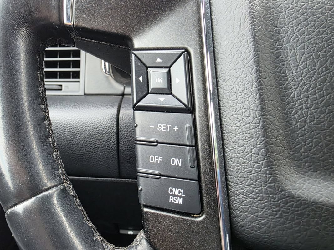 Used 2017 Lincoln Navigator L Select AWD/4WD image 33