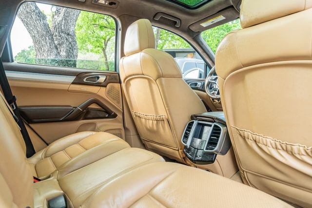 Used 2016 Porsche Cayenne Turbo AWD/4WD image 42