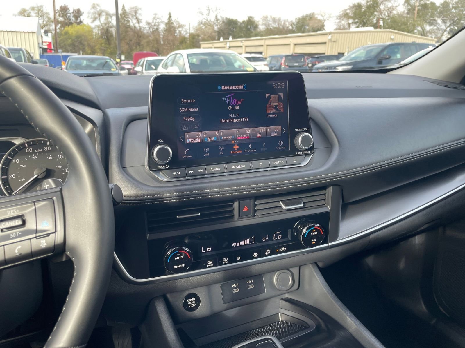 Used 2025 Nissan Rogue SV image 17