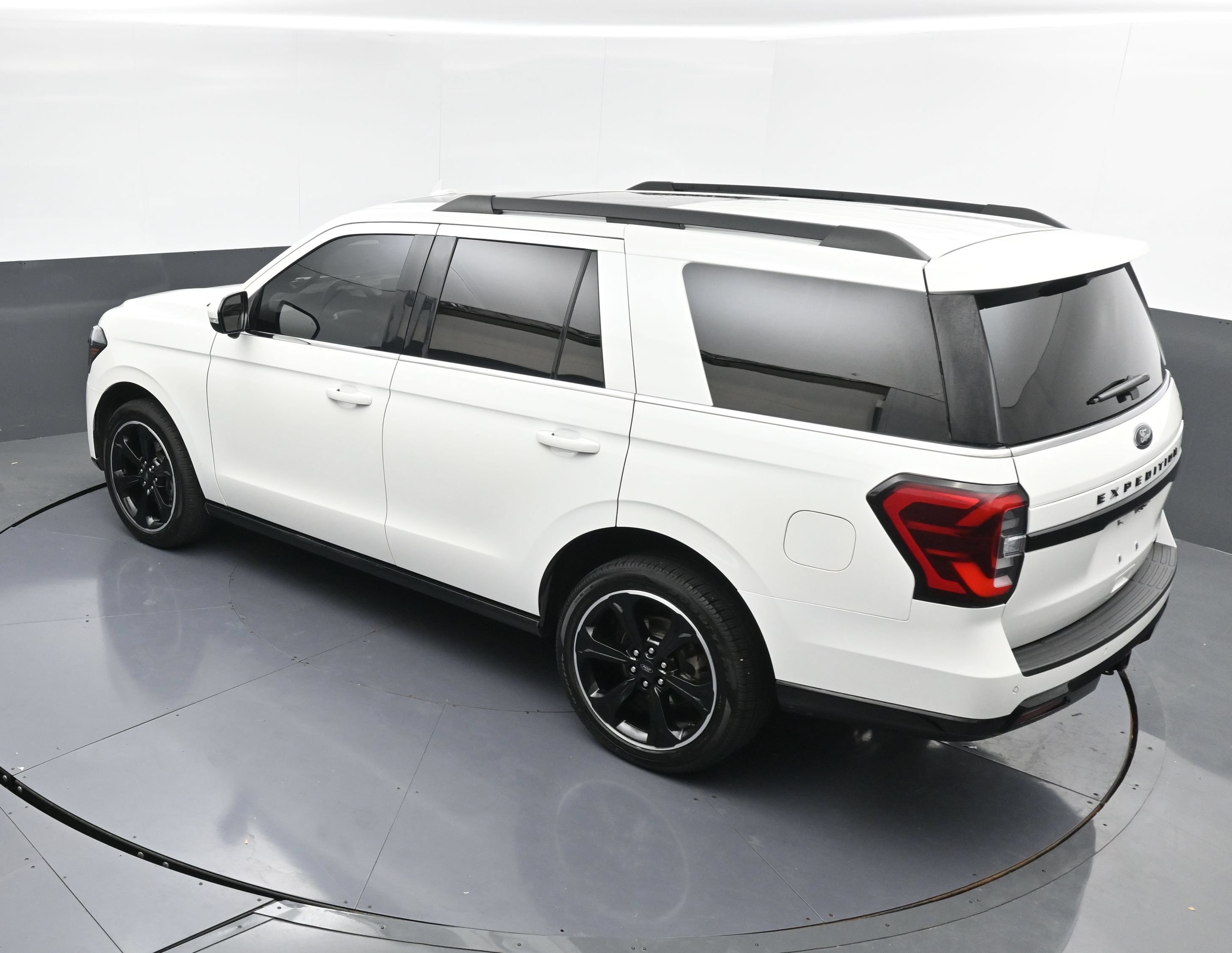 Used 2023 Ford Expedition Limited RWD image 38
