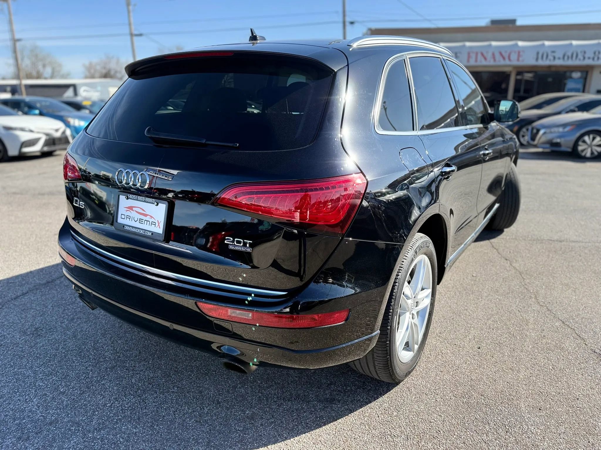Used 2017 Audi Q5 2.0T Premium Plus w/ Technology Package image 3