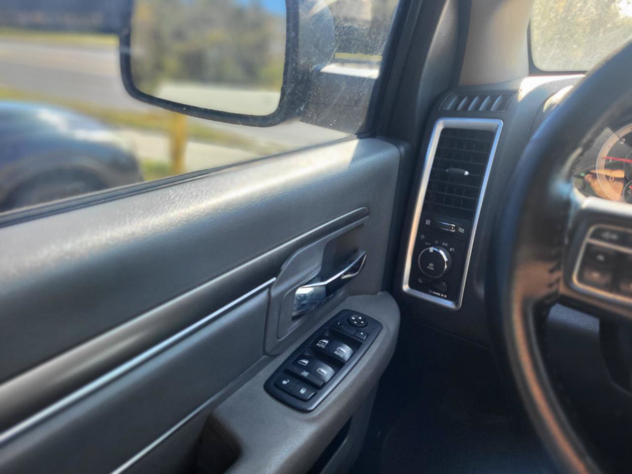 Used 2016 RAM 1500 Big Horn RWD image 29