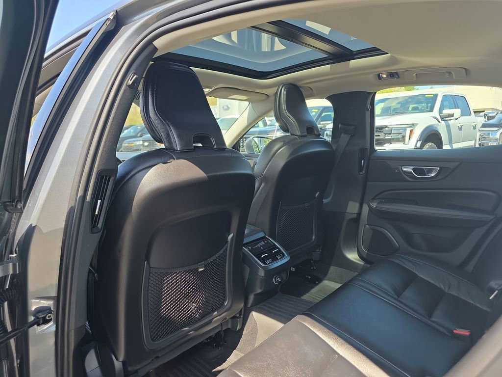 Used 2020 Volvo S60 T6 Inscription w/ Protection Package Premier image 16