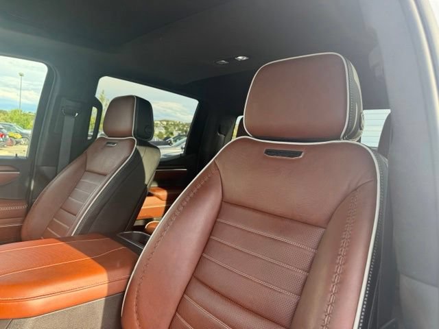 Certified 2026 GMC Sierra 1500 Denali Ultimate w/ LPO, Black Badging Package AWD/4WD image 17