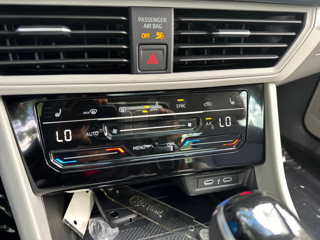New 2027 Volkswagen Jetta SE FWD image 16