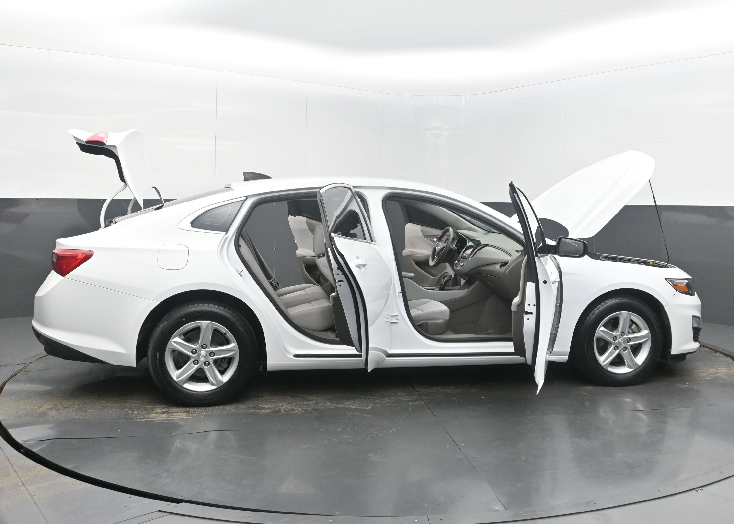 Used 2021 Chevrolet Malibu LS image 46