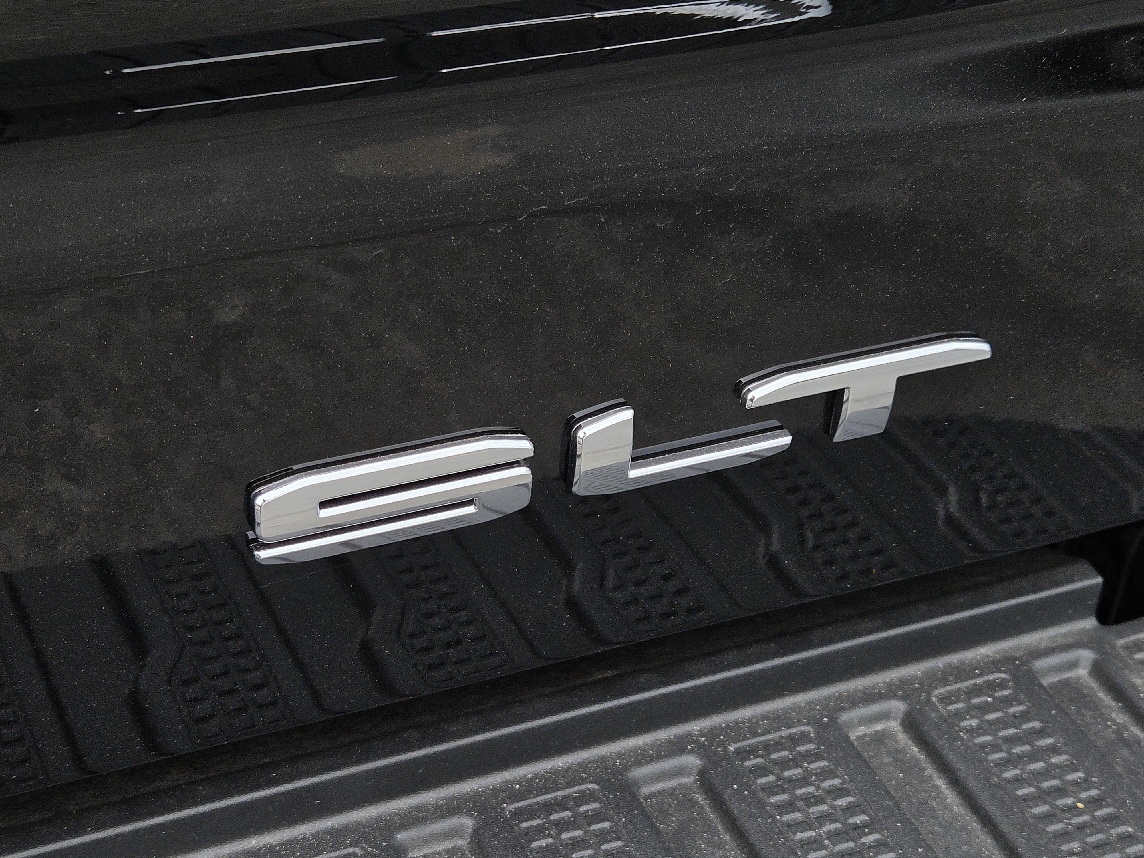 New 2026 GMC Sierra 1500 SLT AWD/4WD image 7