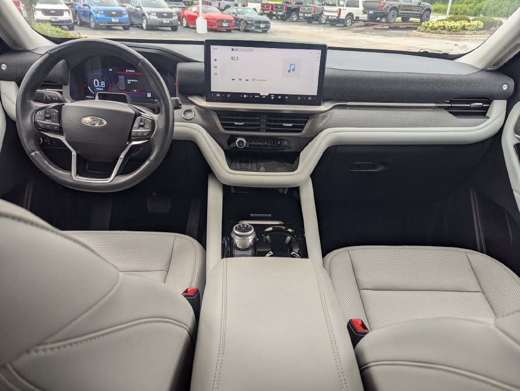 Used 2025 Ford Explorer Platinum w/ Ultimate Package AWD/4WD image 25