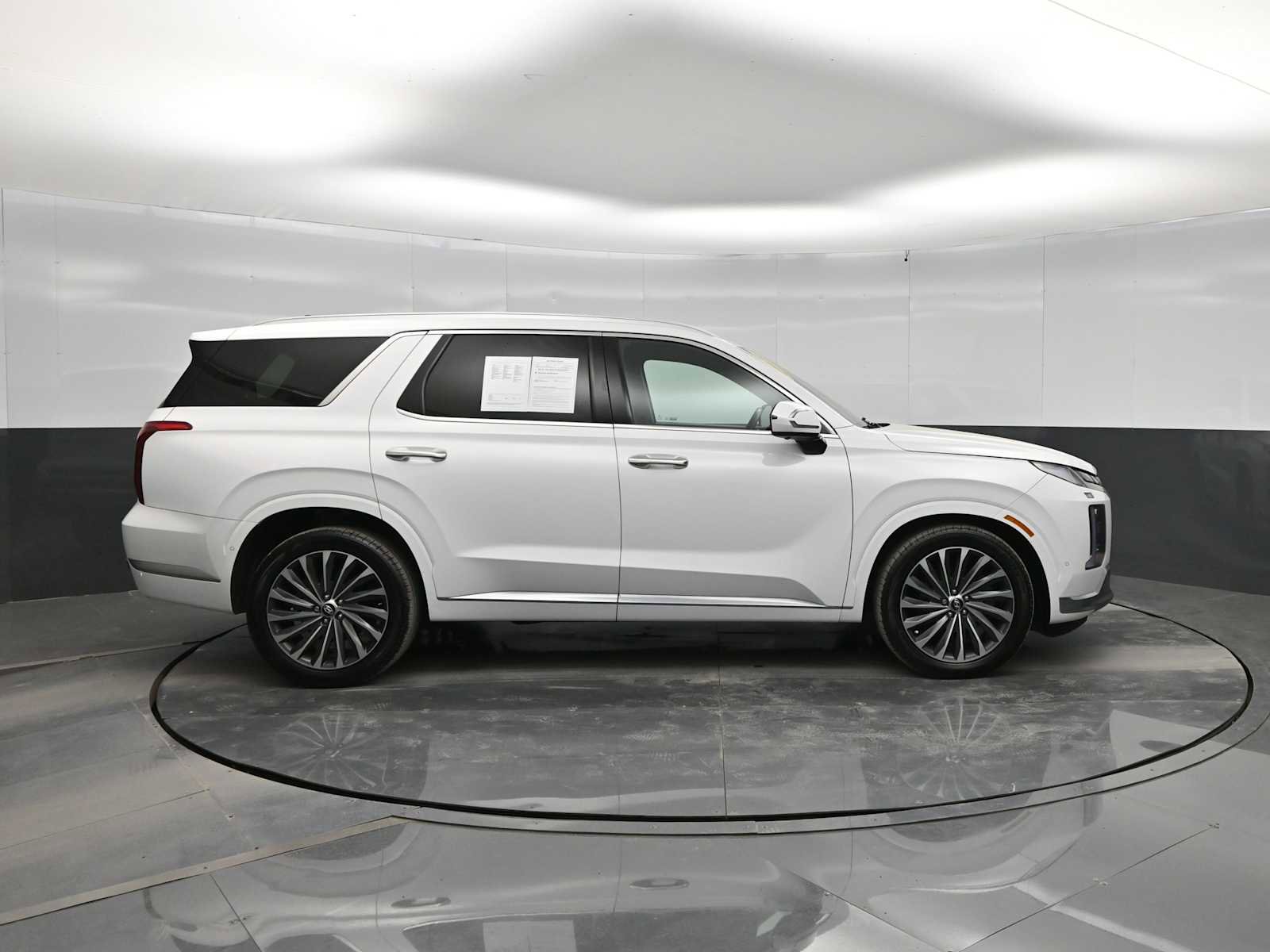 Used 2024 Hyundai Palisade Calligraphy AWD/4WD image 9