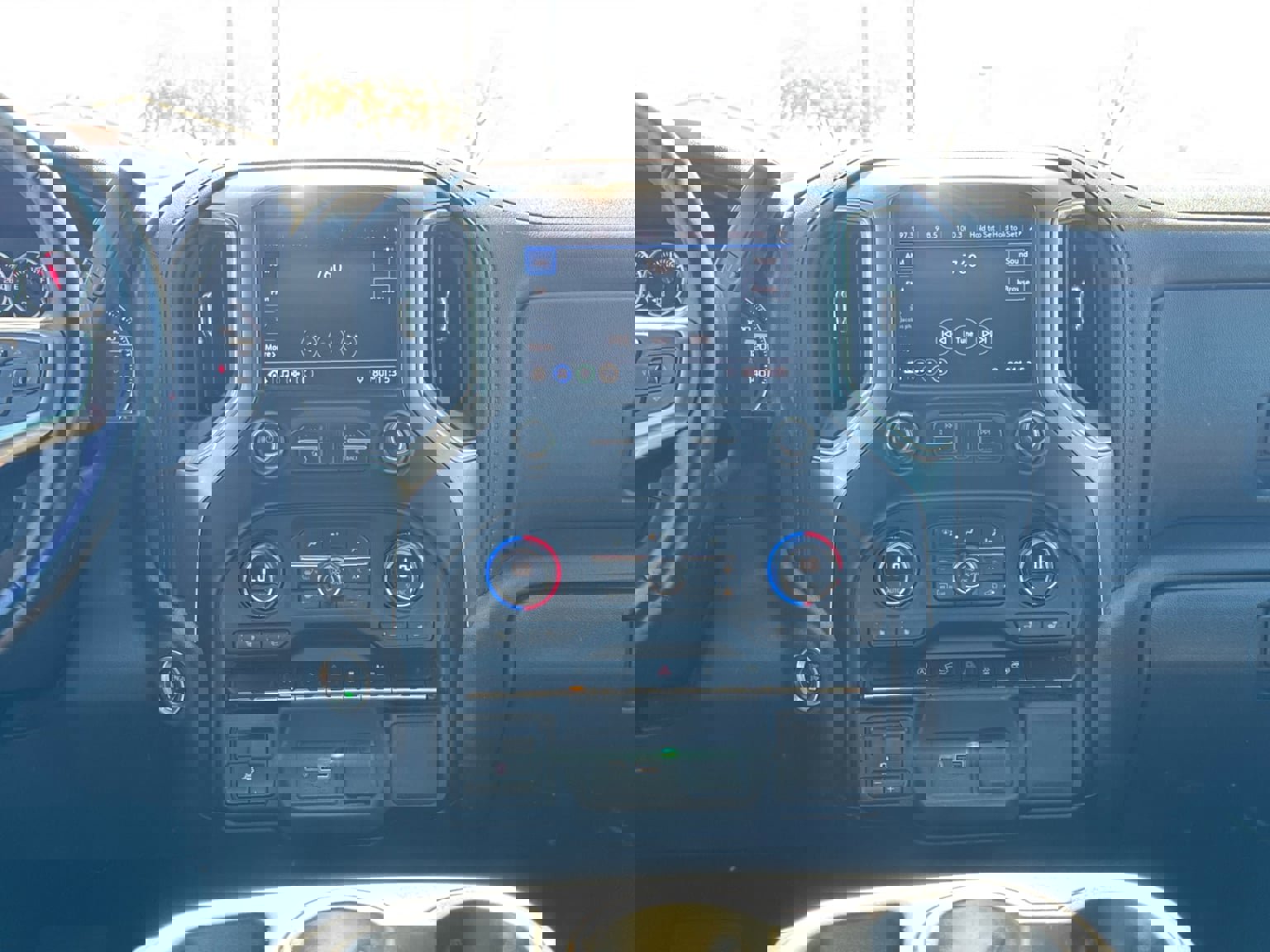 Used 2020 Chevrolet Silverado 1500 LT w/ Texas Edition image 15