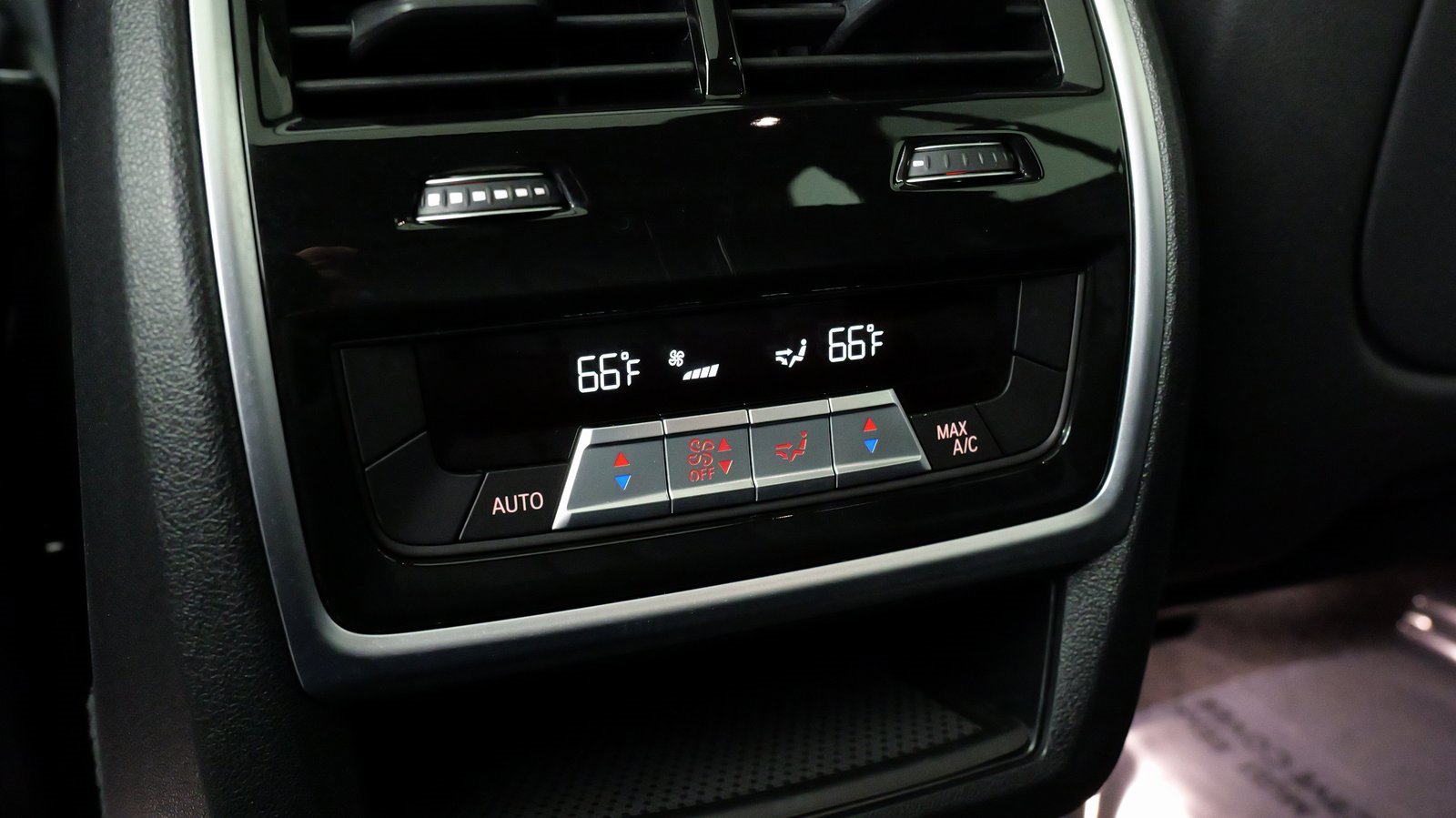 Used 2022 BMW X5 xDrive40i w/ Parking Assistance Package image 38