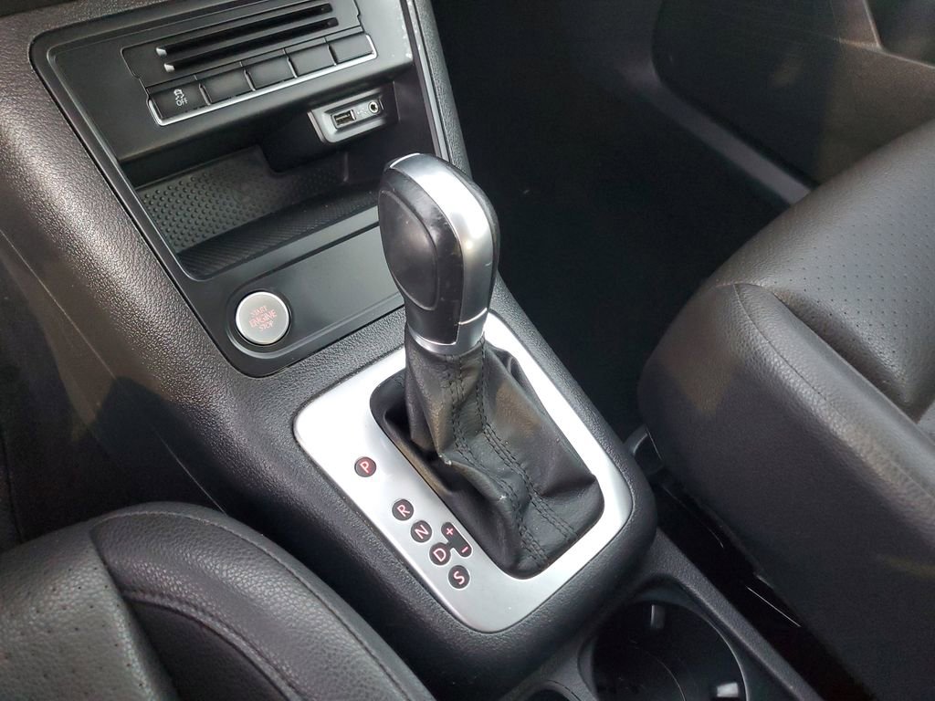 Used 2017 Volkswagen Tiguan S image 30