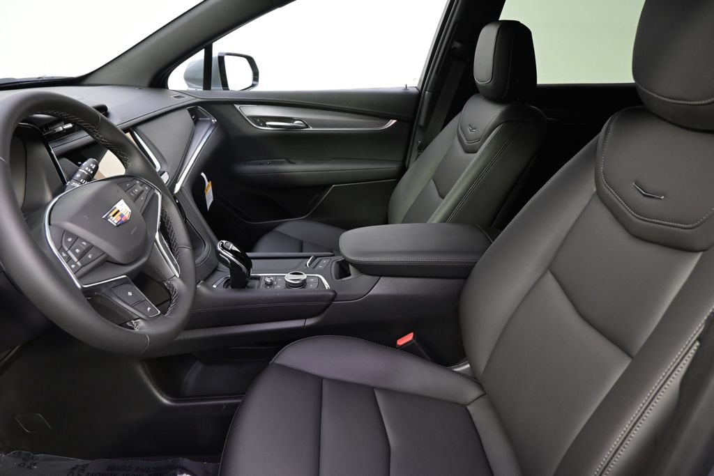 New 2026 Cadillac XT5 Luxury w/ LPO, ONYX Package AWD/4WD image 13