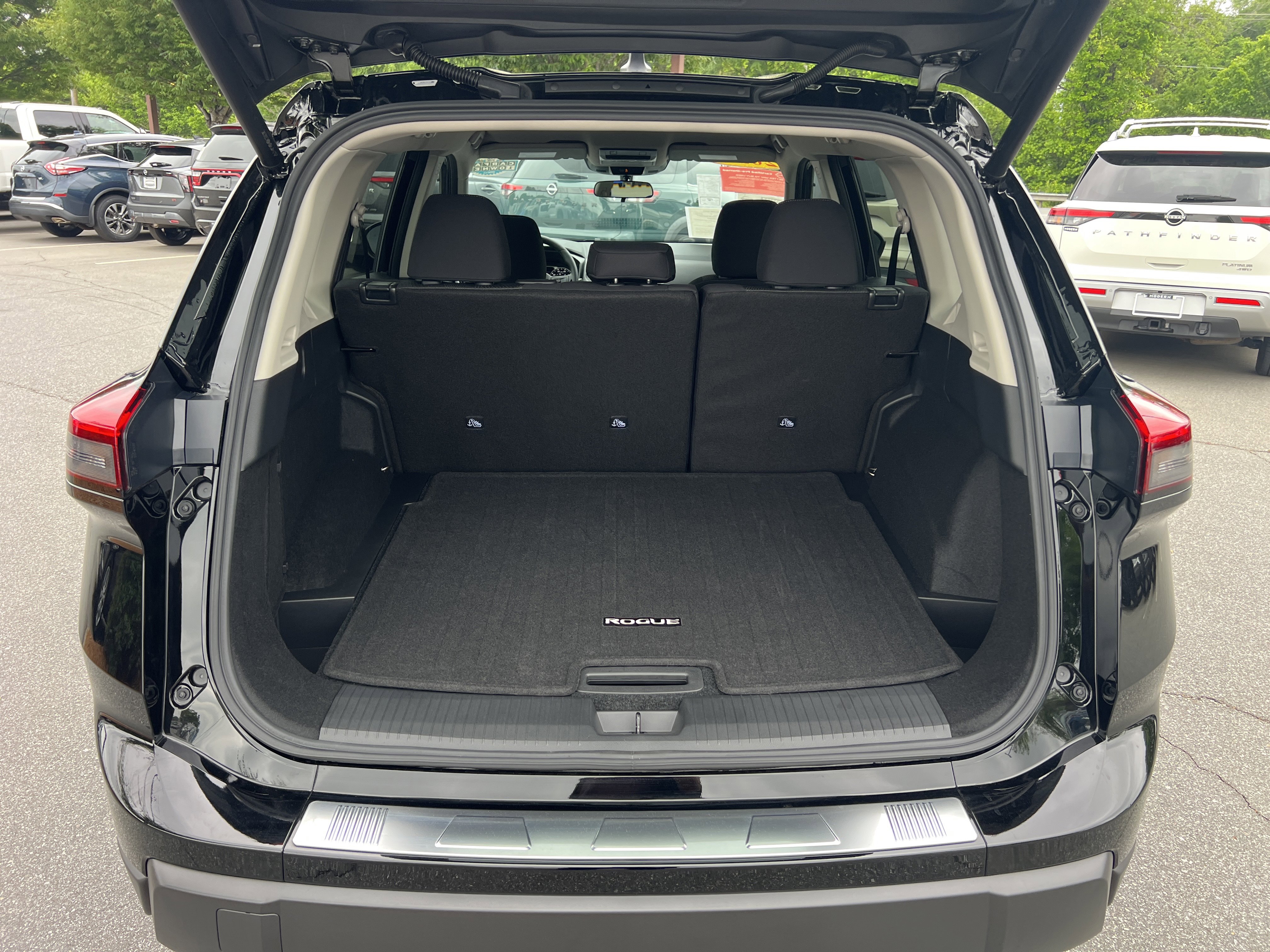 Certified 2026 Nissan Rogue SV FWD image 30