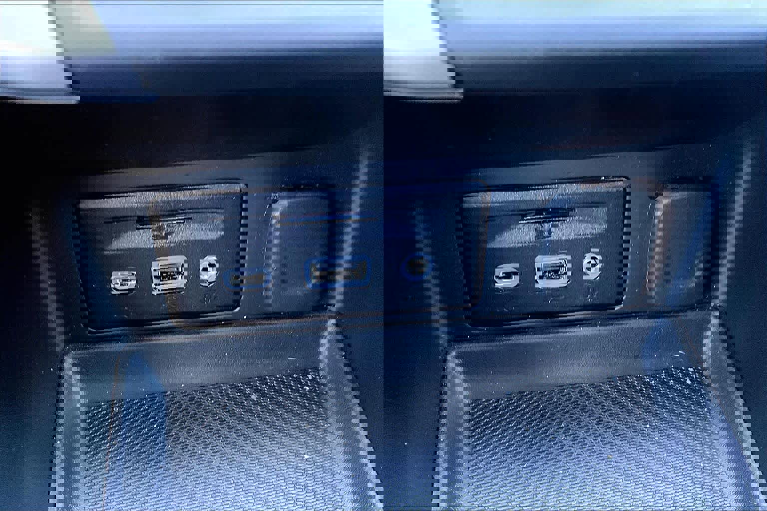 Used 2024 GMC Terrain AT4 w/ Tech Package image 35