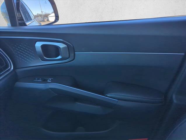 Used 2024 Kia Sorento S image 21