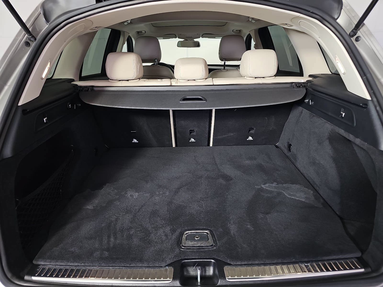 Used 2019 Mercedes-Benz GLC 300 w/ Premium Package image 12