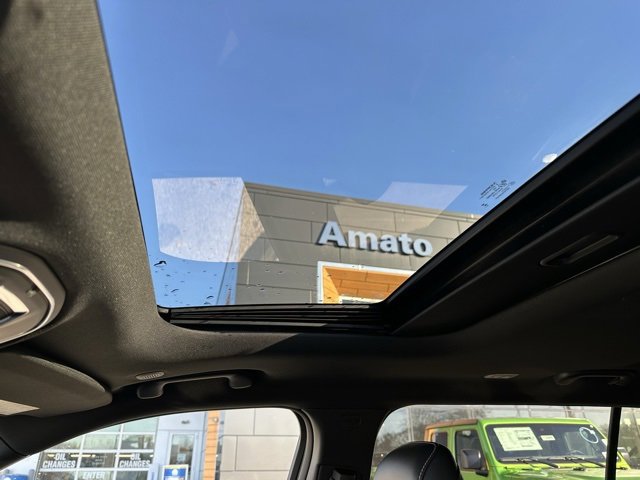 New 2025 Jeep Grand Cherokee L Altitude image 40