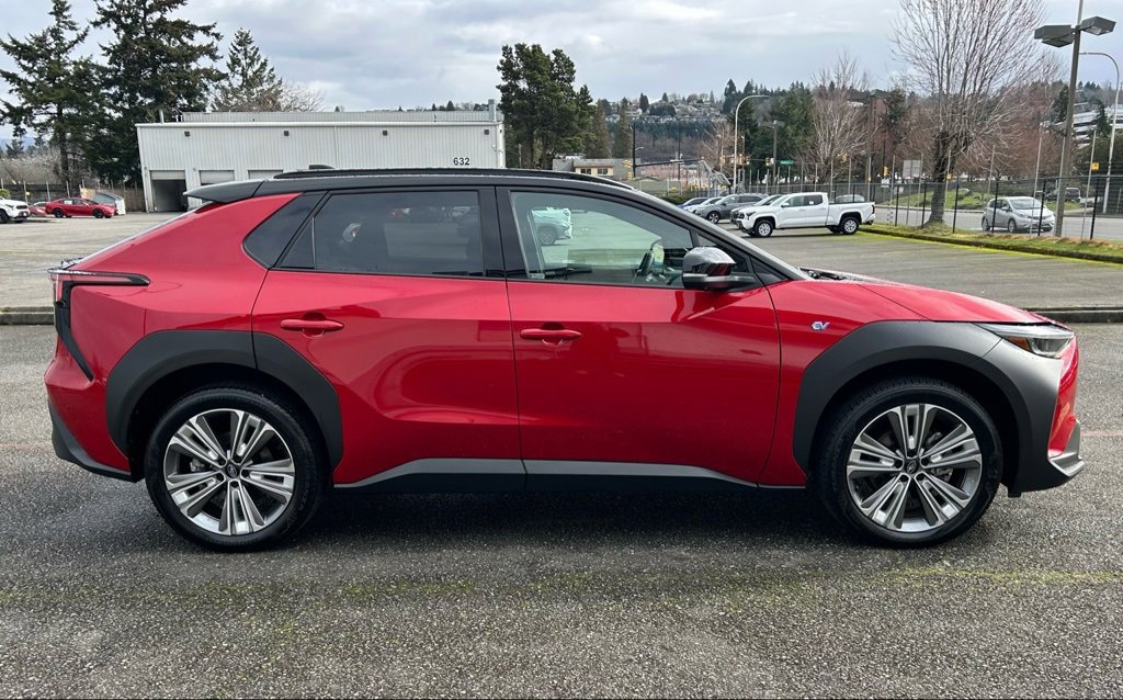 Used 2024 Subaru Solterra Touring image 4