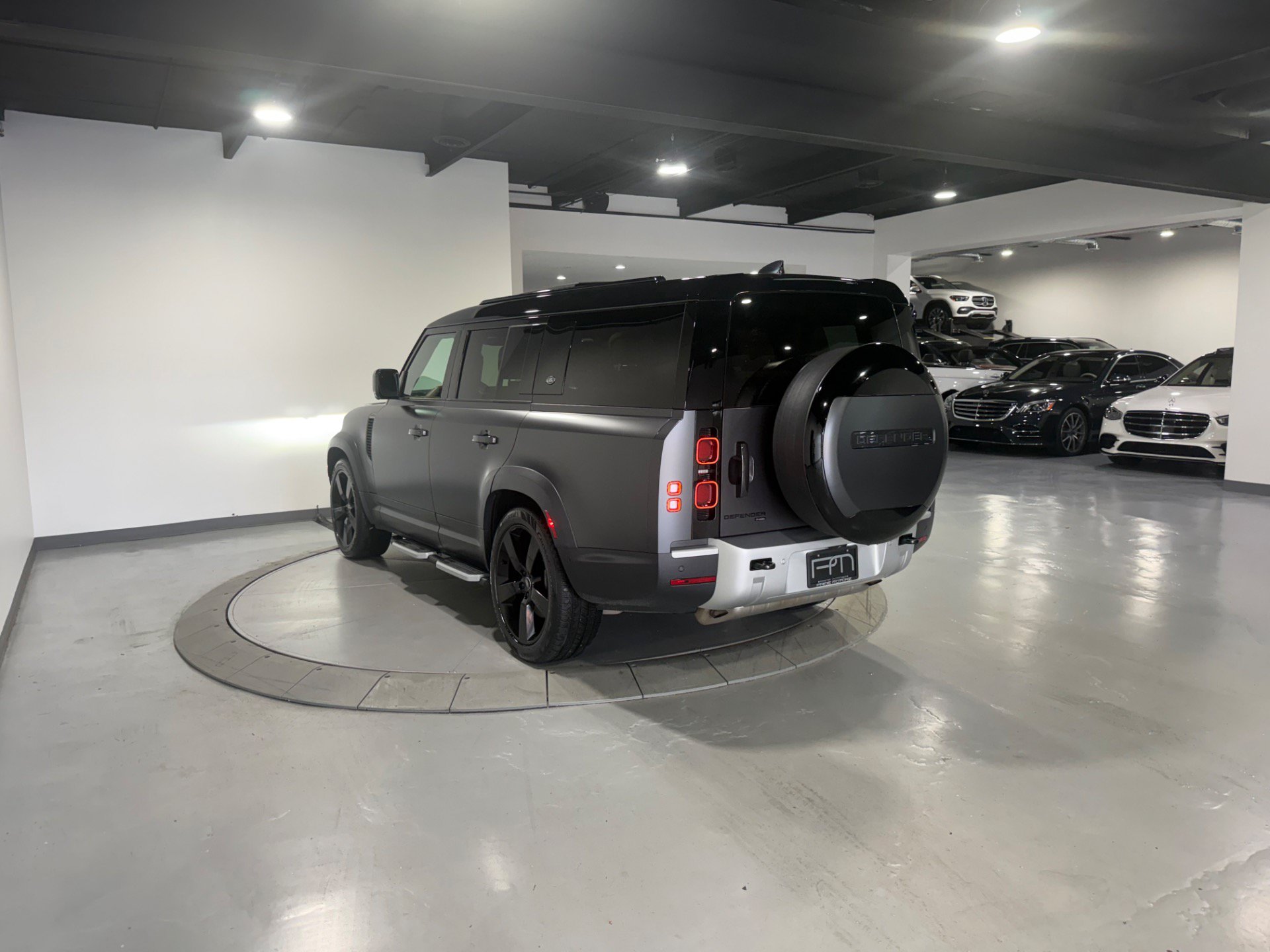 Used 2023 Land Rover Defender 130 SE AWD/4WD image 12