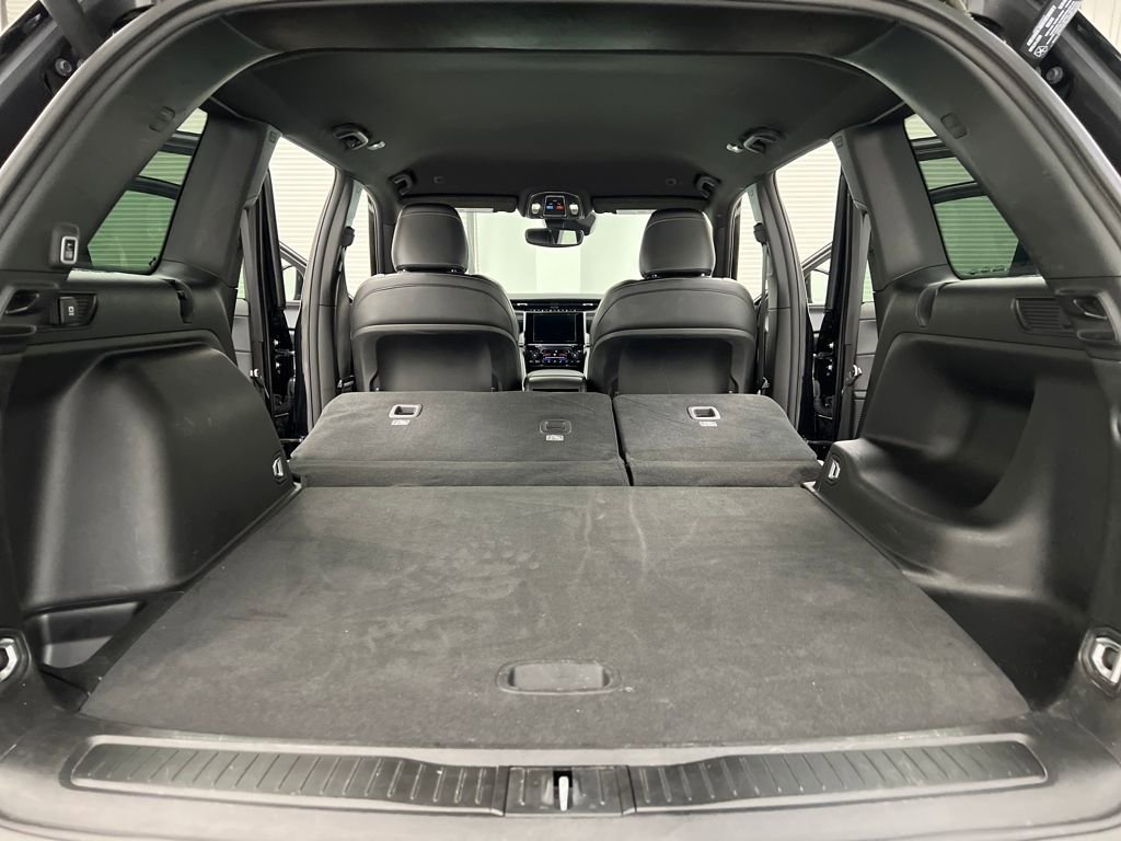 Used 2024 Jeep Grand Cherokee Altitude image 30