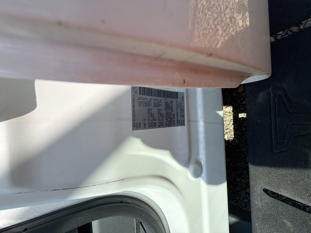 Used 2024 Nissan Titan PRO-4X w/ Pro-4x Convenience Package image 13