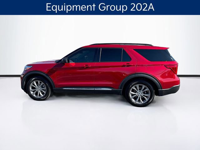 Used 2023 Ford Explorer XLT w/ Equipment Group 202A image 4