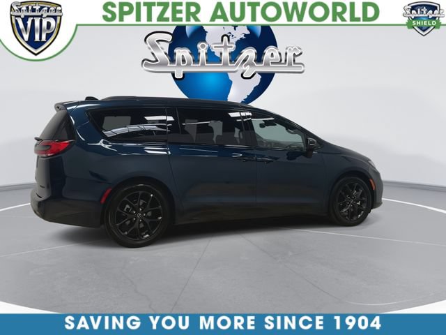 Used 2025 Chrysler Pacifica Limited FWD image 10
