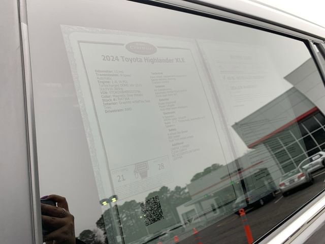 Certified 2024 Toyota Highlander XLE image 39