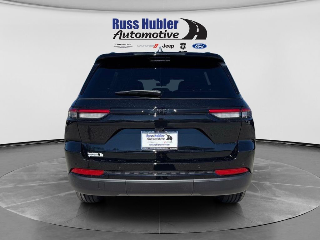 New 2025 Jeep Grand Cherokee Altitude AWD/4WD image 4