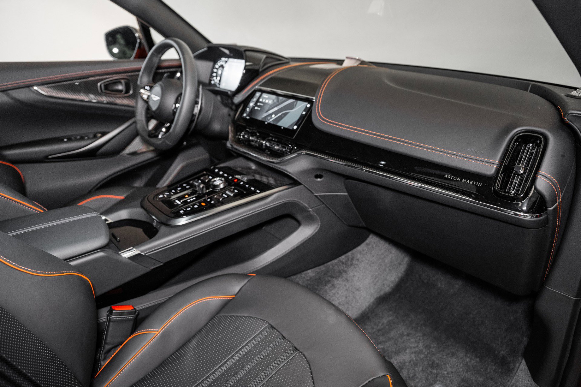 Used 2025 Aston Martin DBX 707 image 22