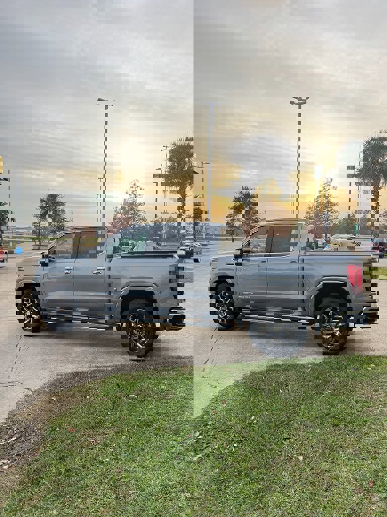 New 2026 GMC Sierra 1500 SLT w/ SLT Premium Package image 5