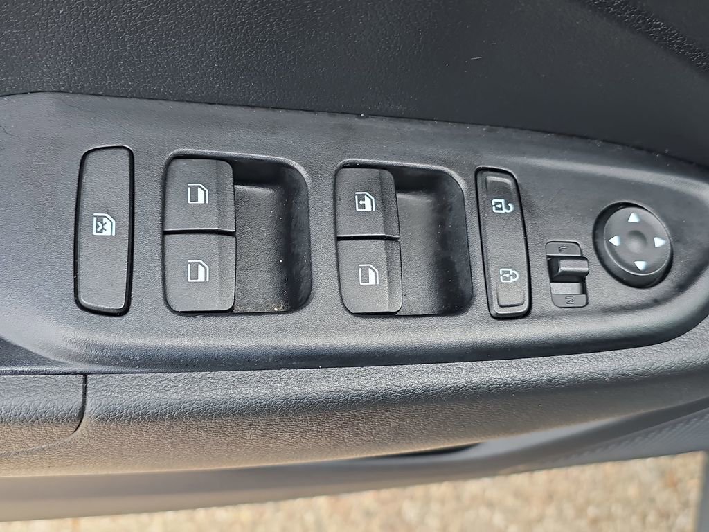 Used 2021 Hyundai Venue SE FWD image 25