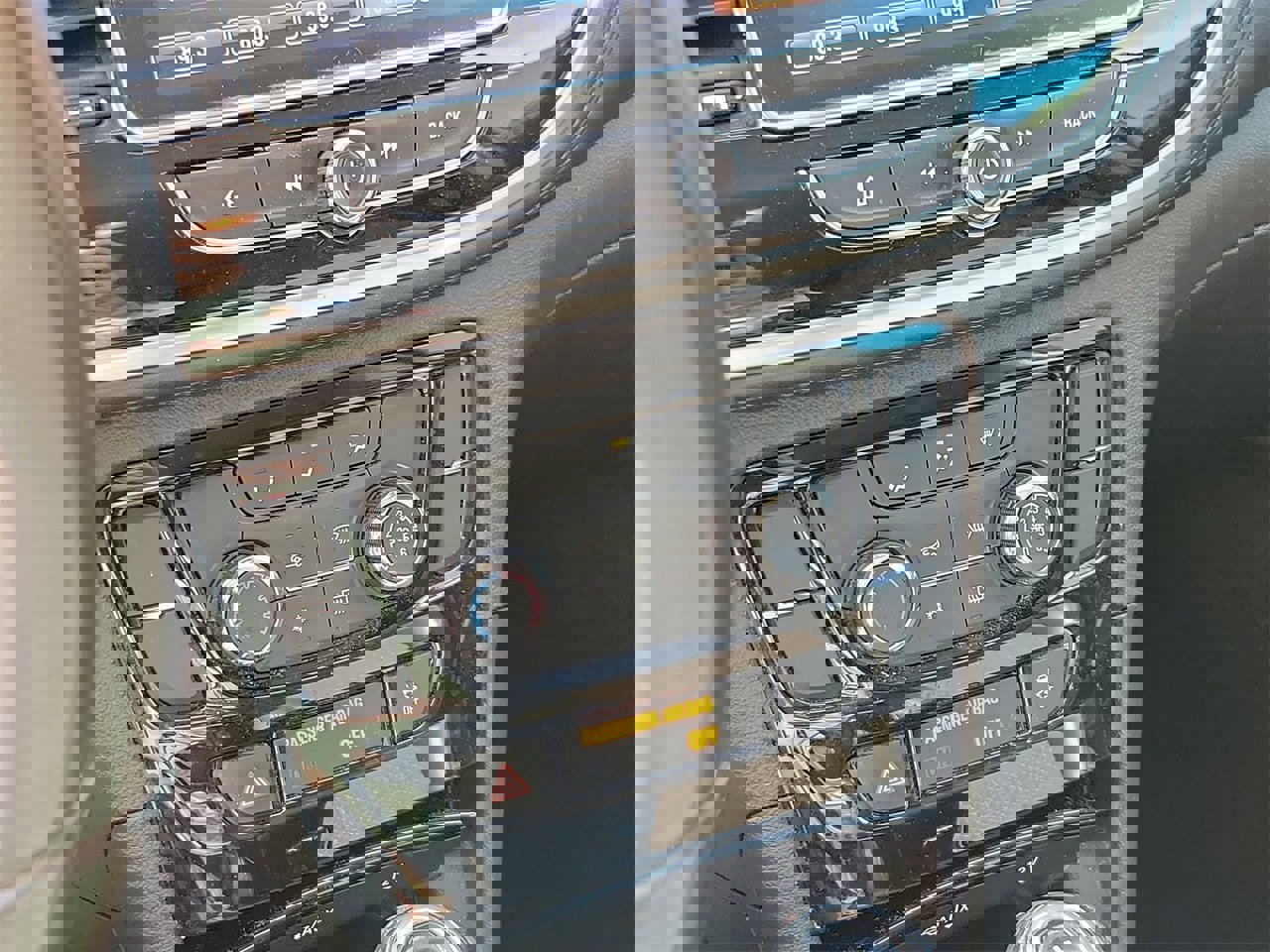 Used 2019 Buick Encore Preferred image 24