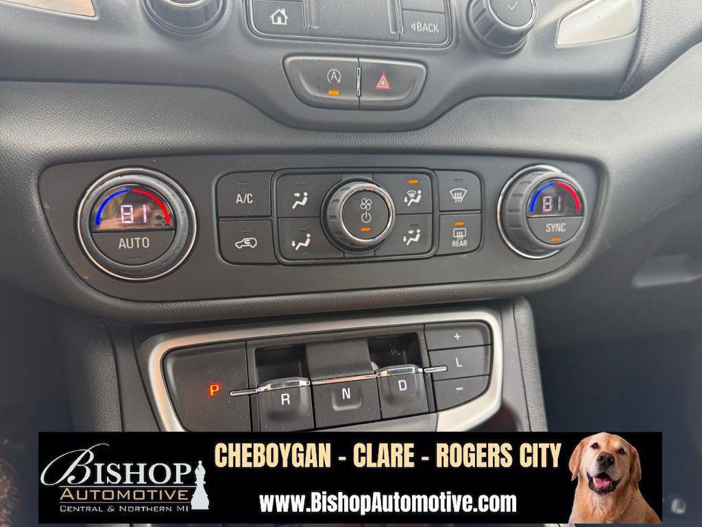 Used 2024 GMC Terrain SLT image 29