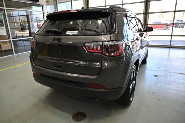 Used 2021 Jeep Compass Latitude FWD image 5