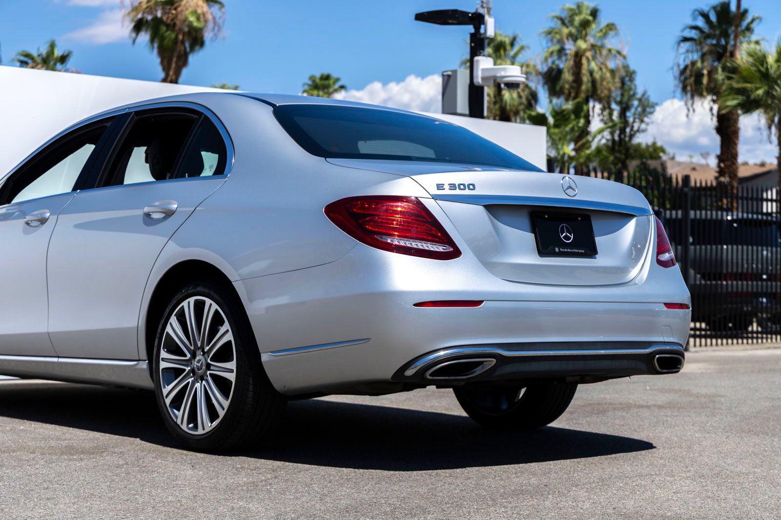 Used 2019 Mercedes-Benz E 300 image 3