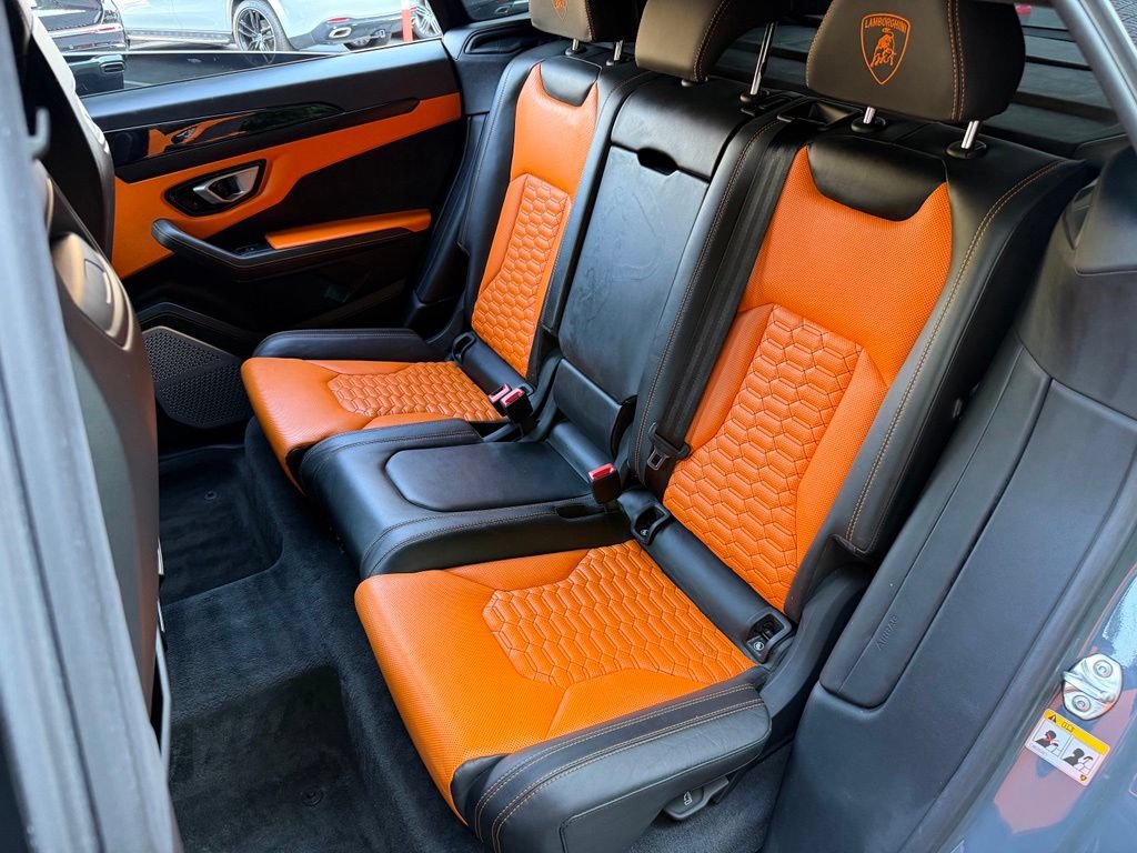 Used 2022 Lamborghini Urus AWD/4WD image 32