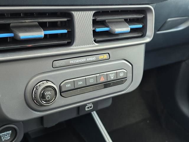 New 2025 Ford Maverick Lobo image 24