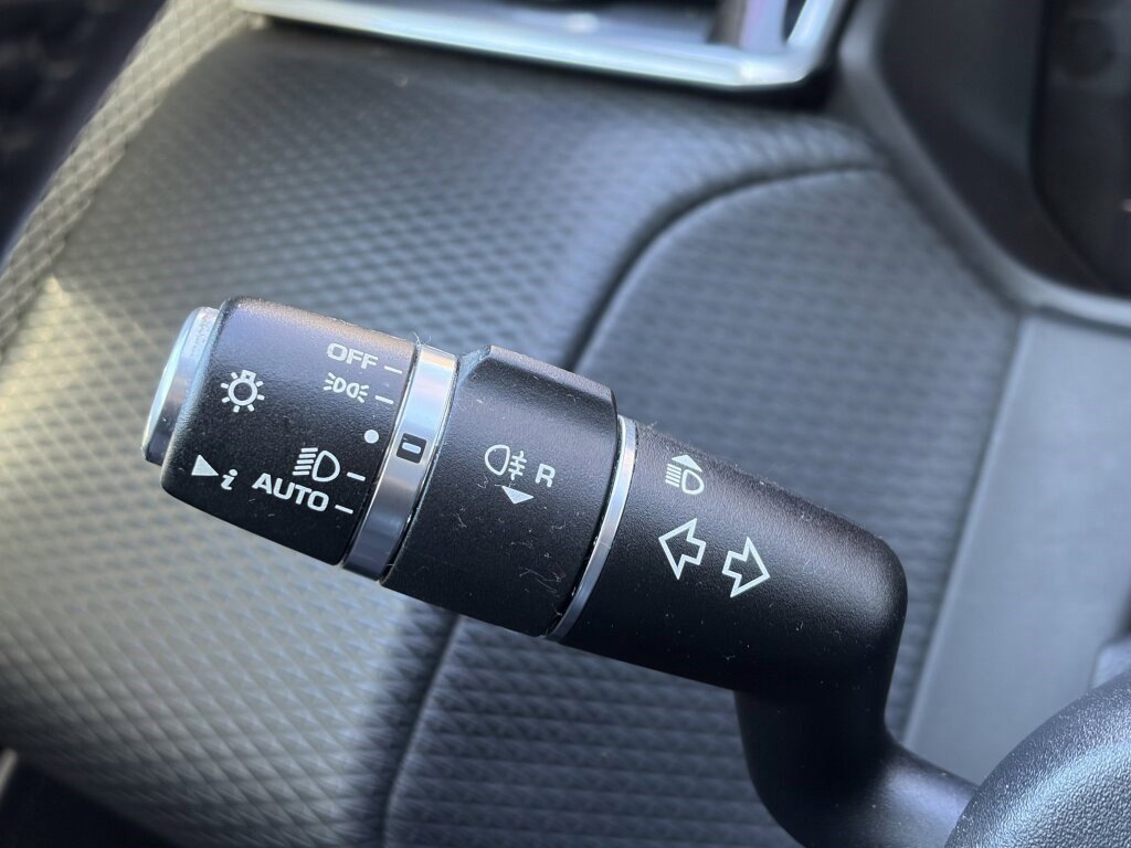 Used 2018 Land Rover Range Rover Velar S image 16