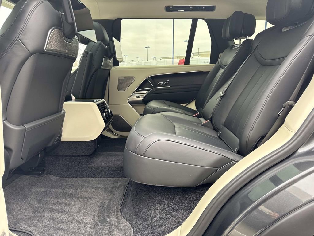 Certified 2024 Land Rover Range Rover Long Wheelbase Autobiography image 14