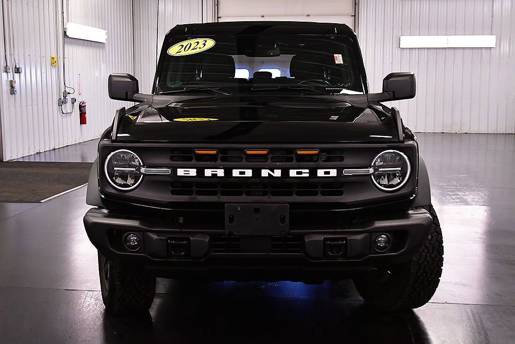 Used 2023 Ford Bronco Black Diamond image 2