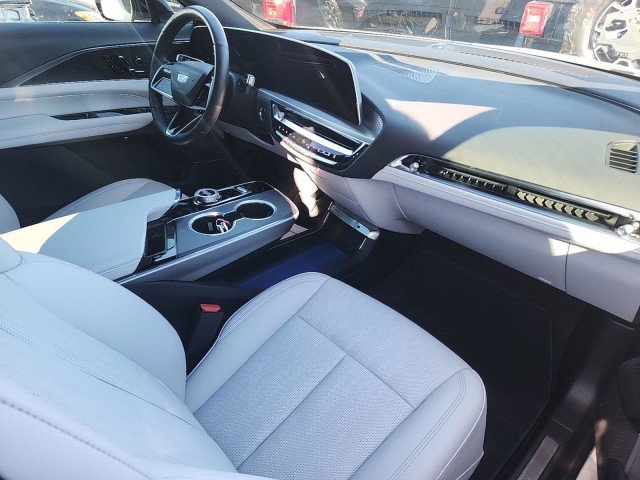 Used 2025 Cadillac Lyriq Sport image 6