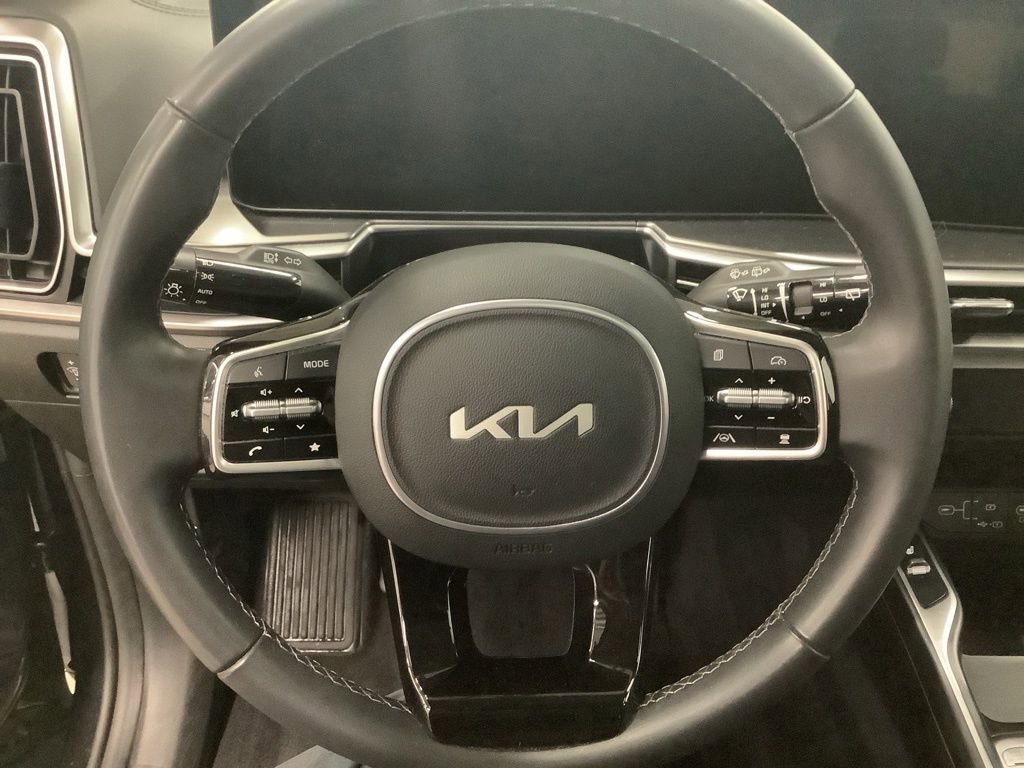 Certified 2025 Kia Sorento S w/ Panoramic Sunroof Package image 11