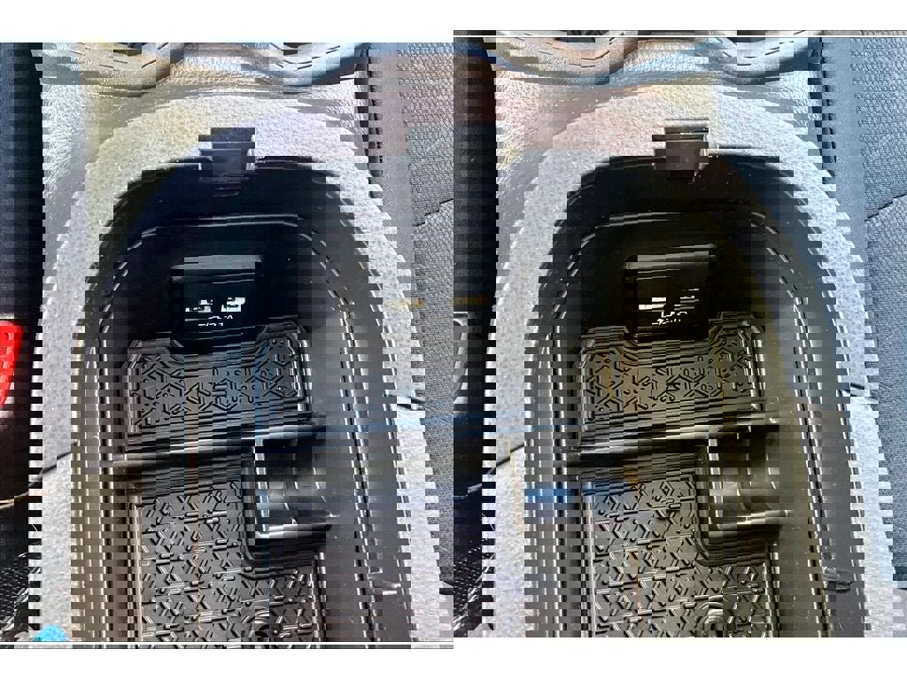 Used 2021 Toyota RAV4 XLE w/ Convenience Package image 27