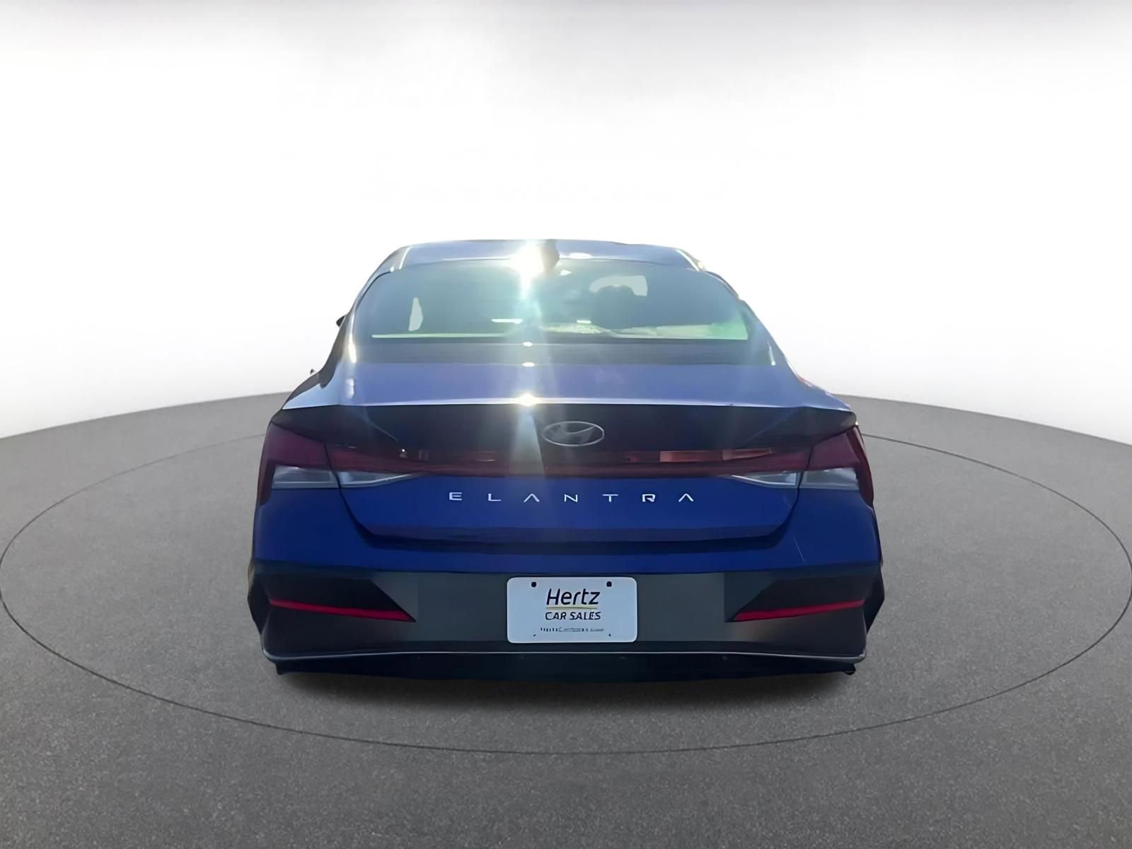 Used 2025 Hyundai Elantra SEL image 12