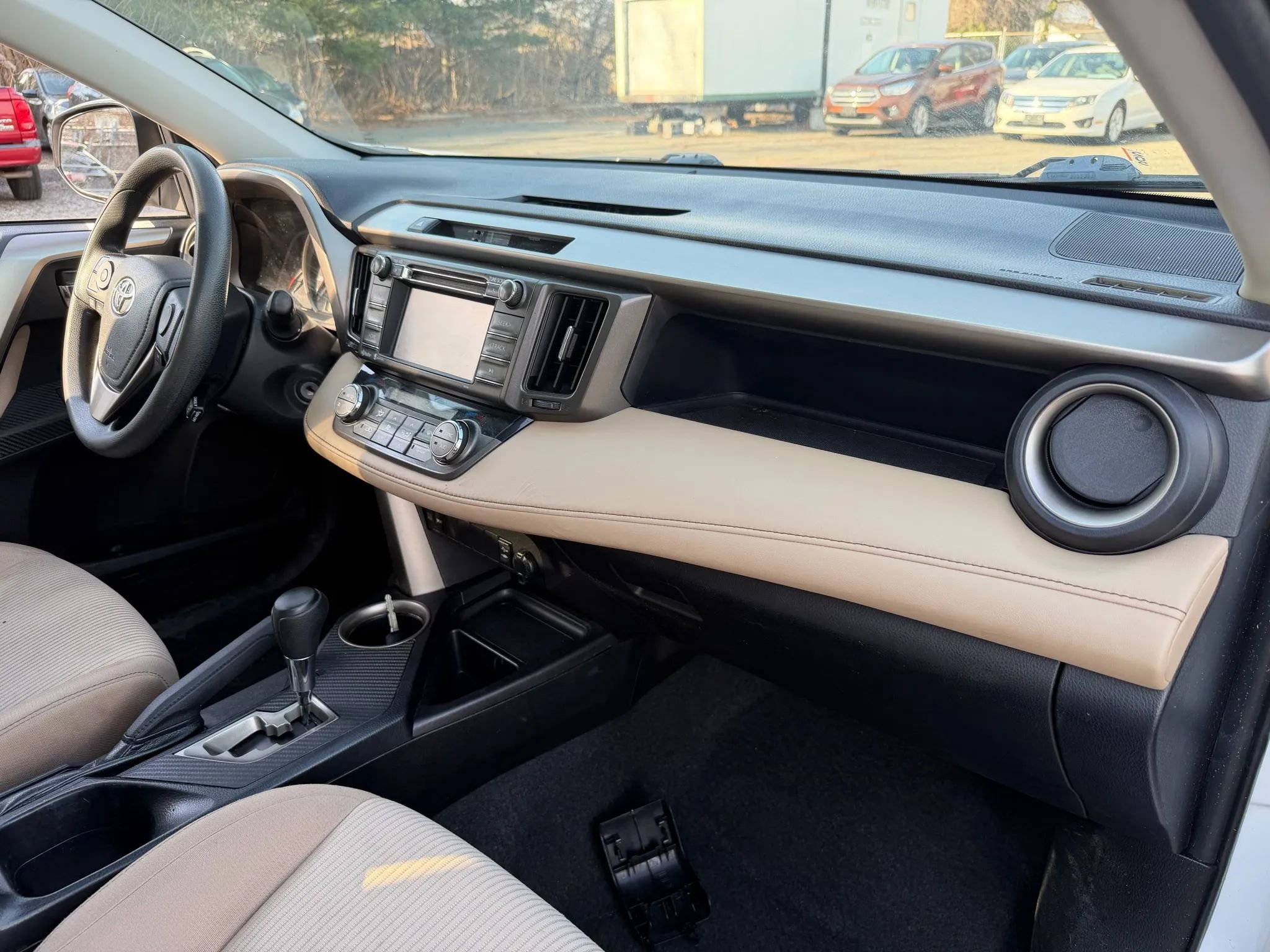 Used 2015 Toyota RAV4 XLE image 28