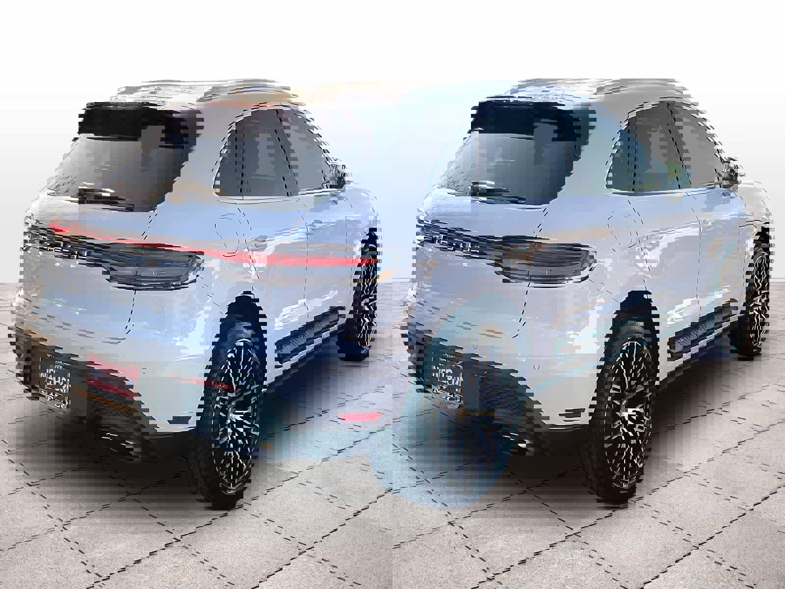 Used 2024 Porsche Macan image 15