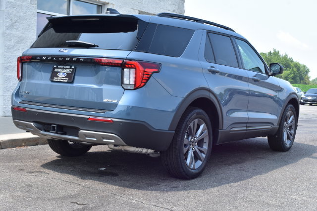 New 2026 Ford Explorer Active w/ Active Comfort Package AWD/4WD image 16